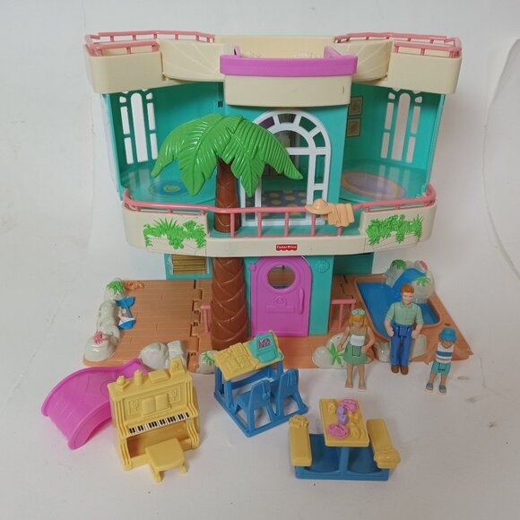 2000 Fisher Price Loving Family Sweet Streets Beach House 75118 & Accessories - Picture 1 of 16